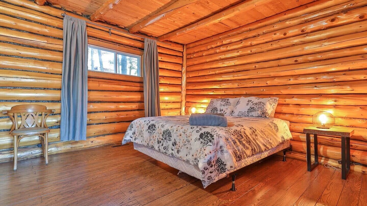 Photo of Bedroom in Sainte-Ann-des-Lacs