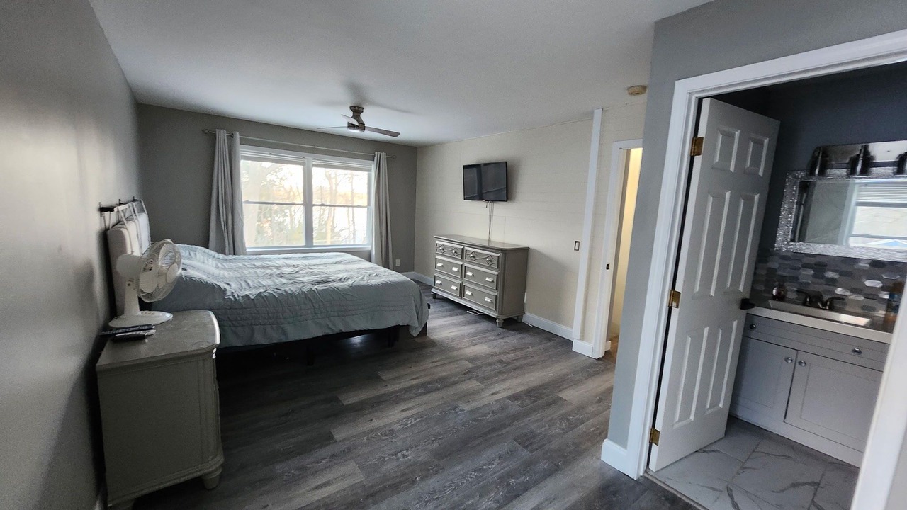 Photo of Bedroom in Winchendon