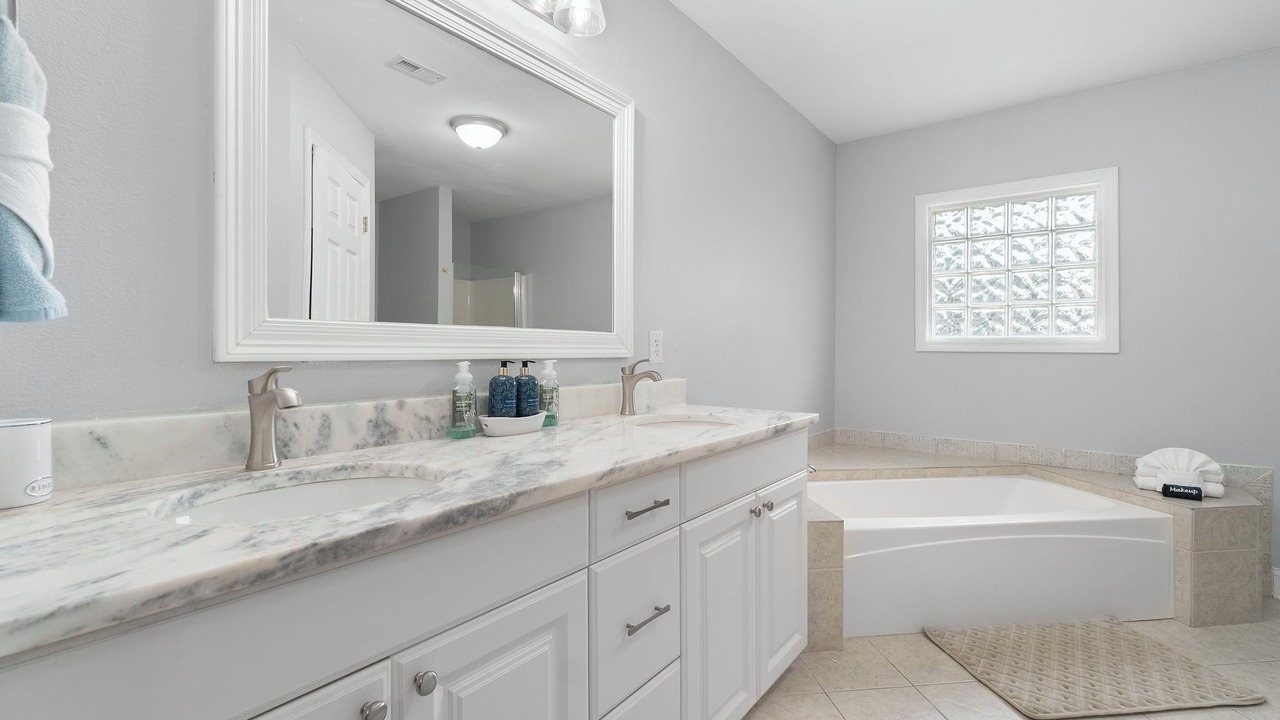 Photo of Bathroom in Gulf Breeze