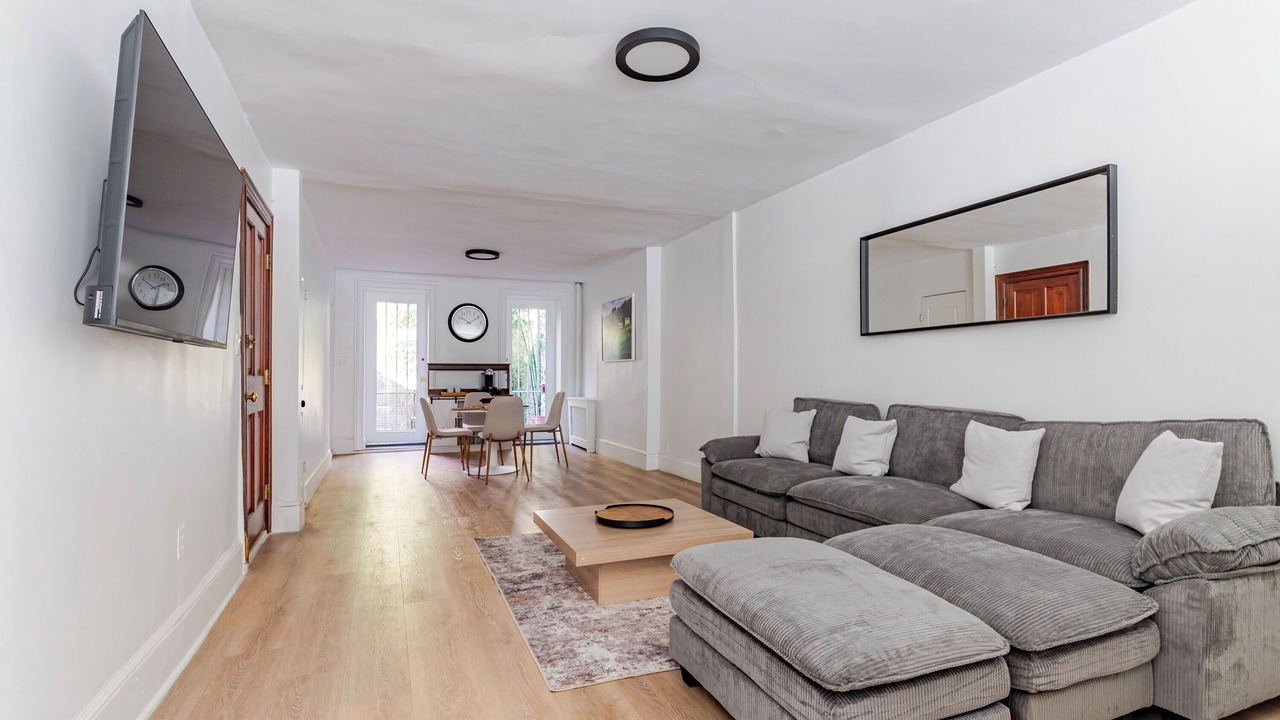 Photo of Livingroom in Ukrainian Village