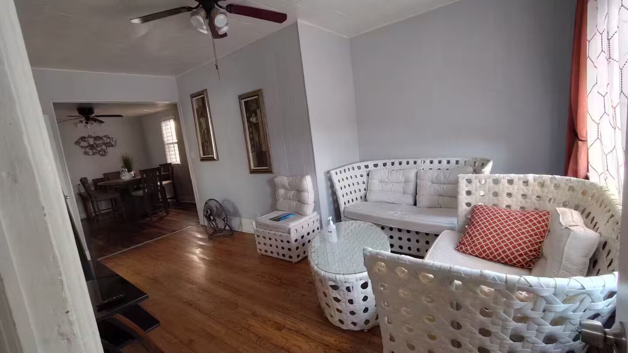 Photo of Livingroom in Lower West Side