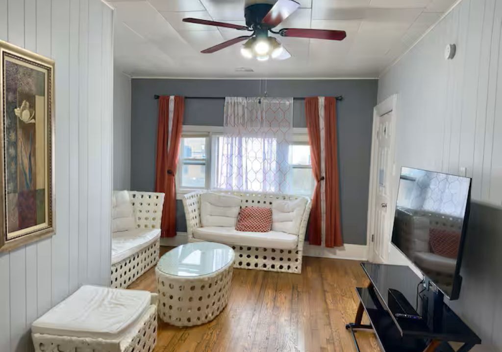 Photo of Livingroom in Lower West Side