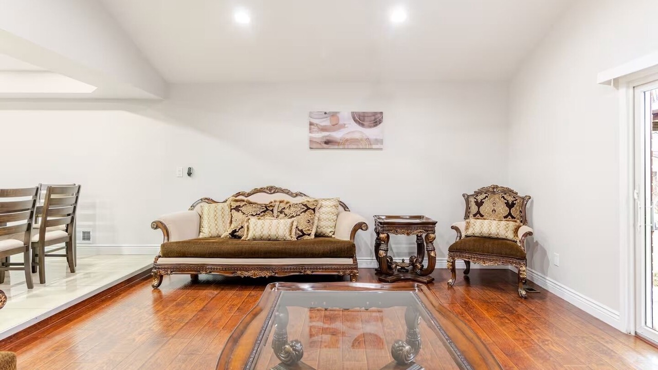 Photo of Livingroom in Sterling Heights