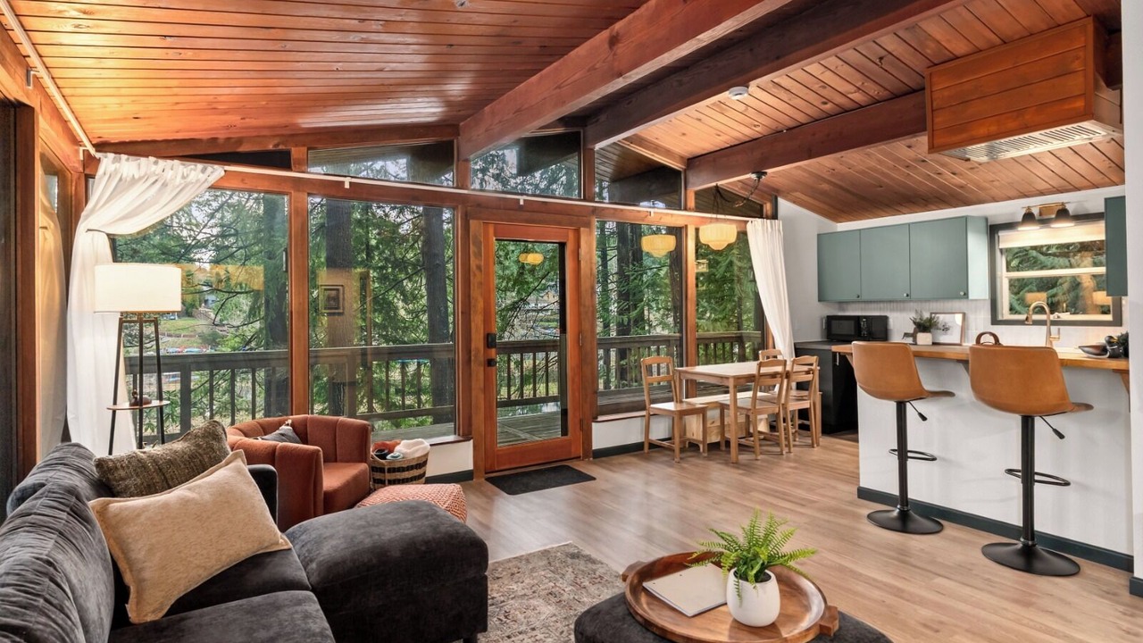 Photo of Livingroom in Bonney Lake