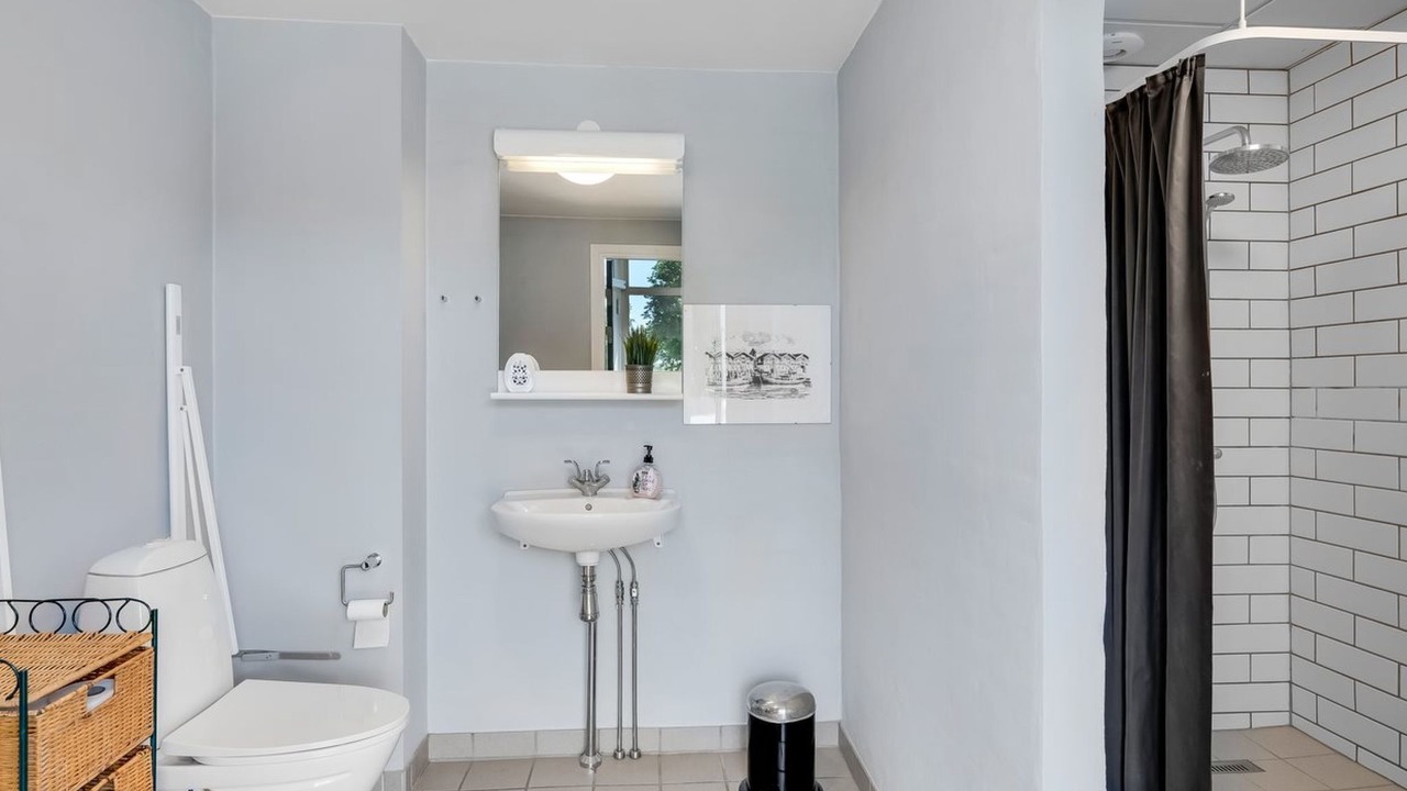 Photo of Bathroom in Fur