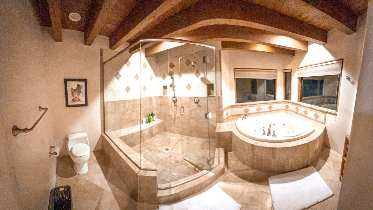 Photo of Bathroom in La Tierra