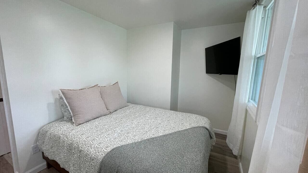 Photo of Bedroom in Round Lake