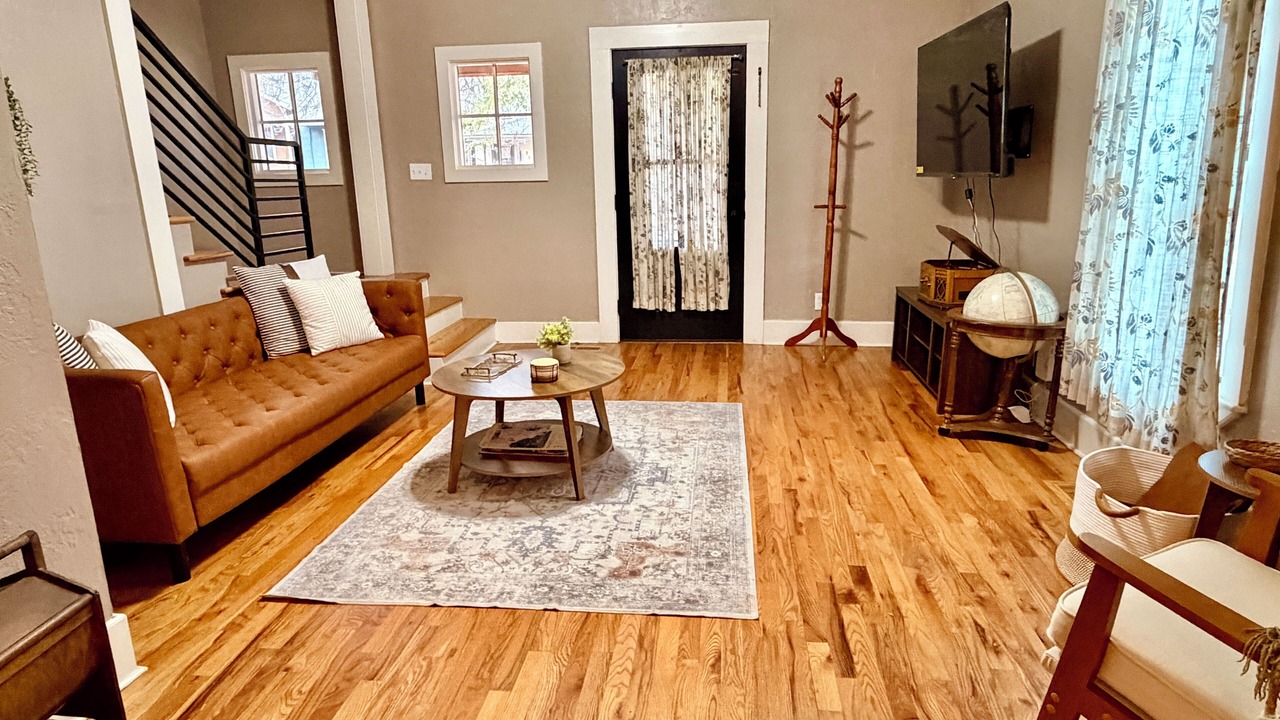 Photo of Livingroom in Guthrie