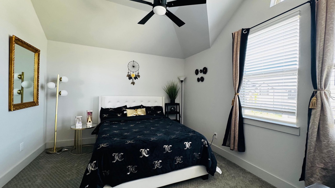 Photo of Bedroom in Lincoln Park