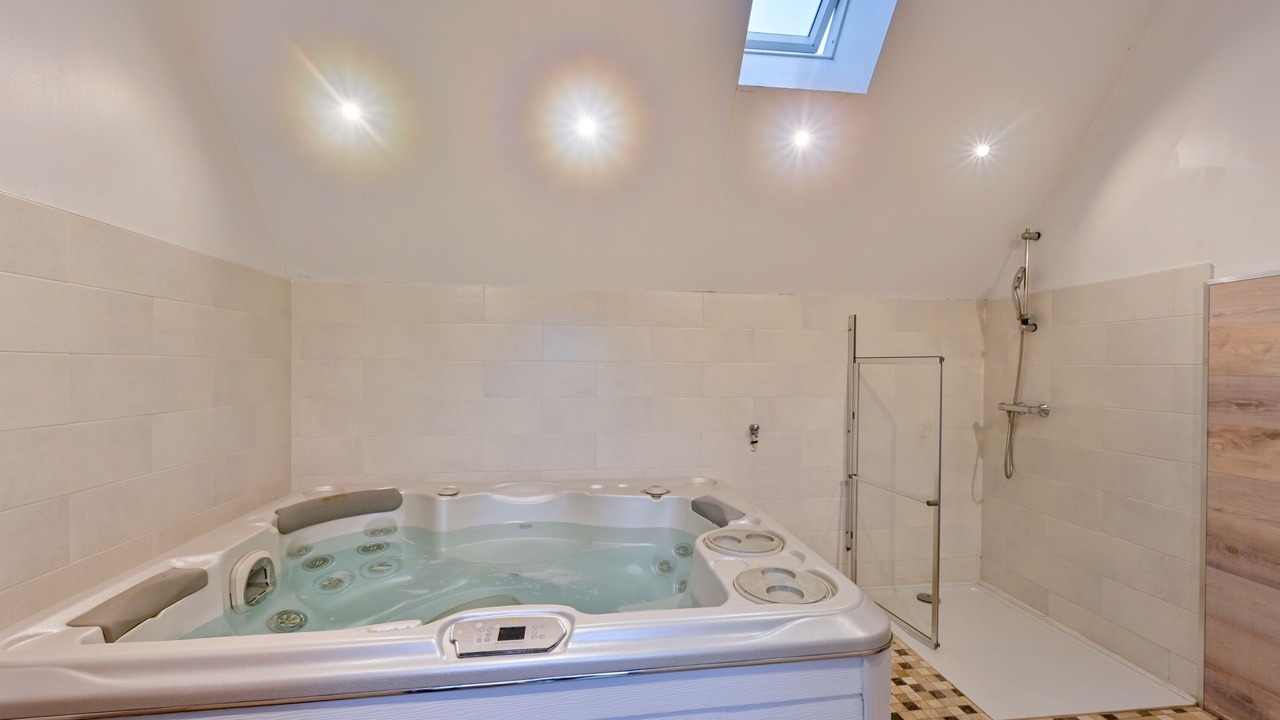 Photo of Bathroom in Camoel
