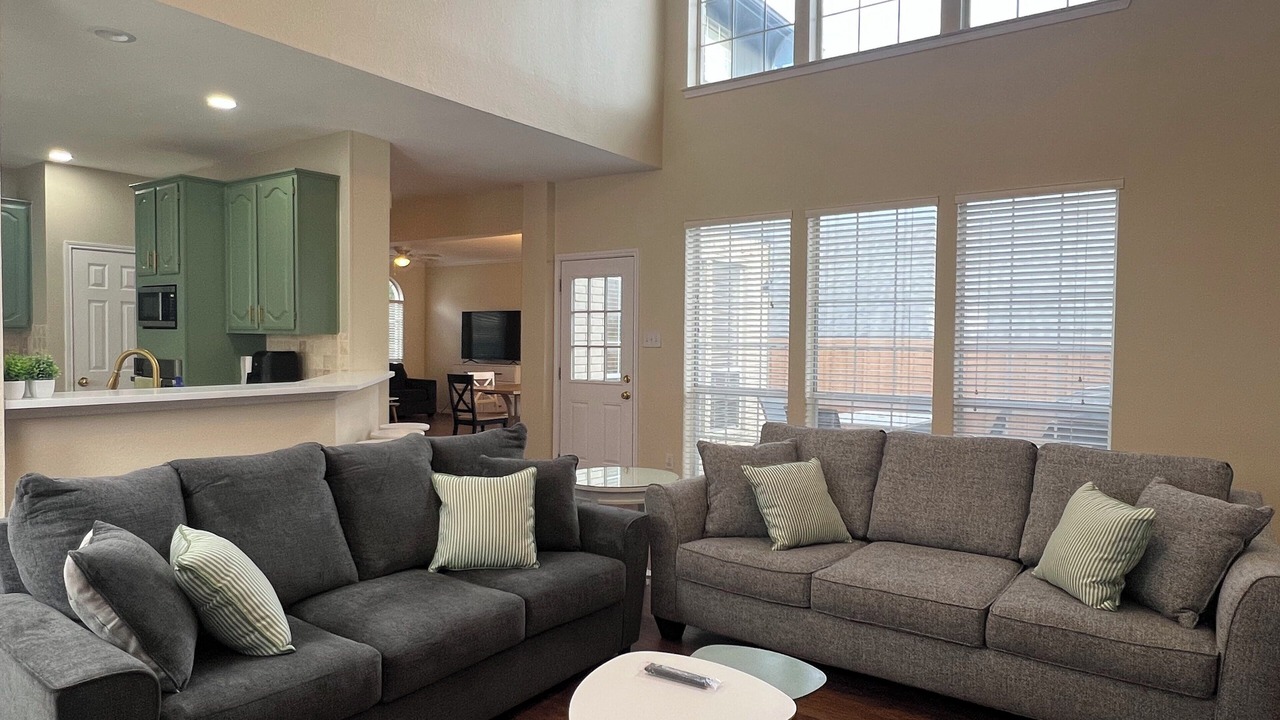 Photo of Livingroom in North Central Carrollton