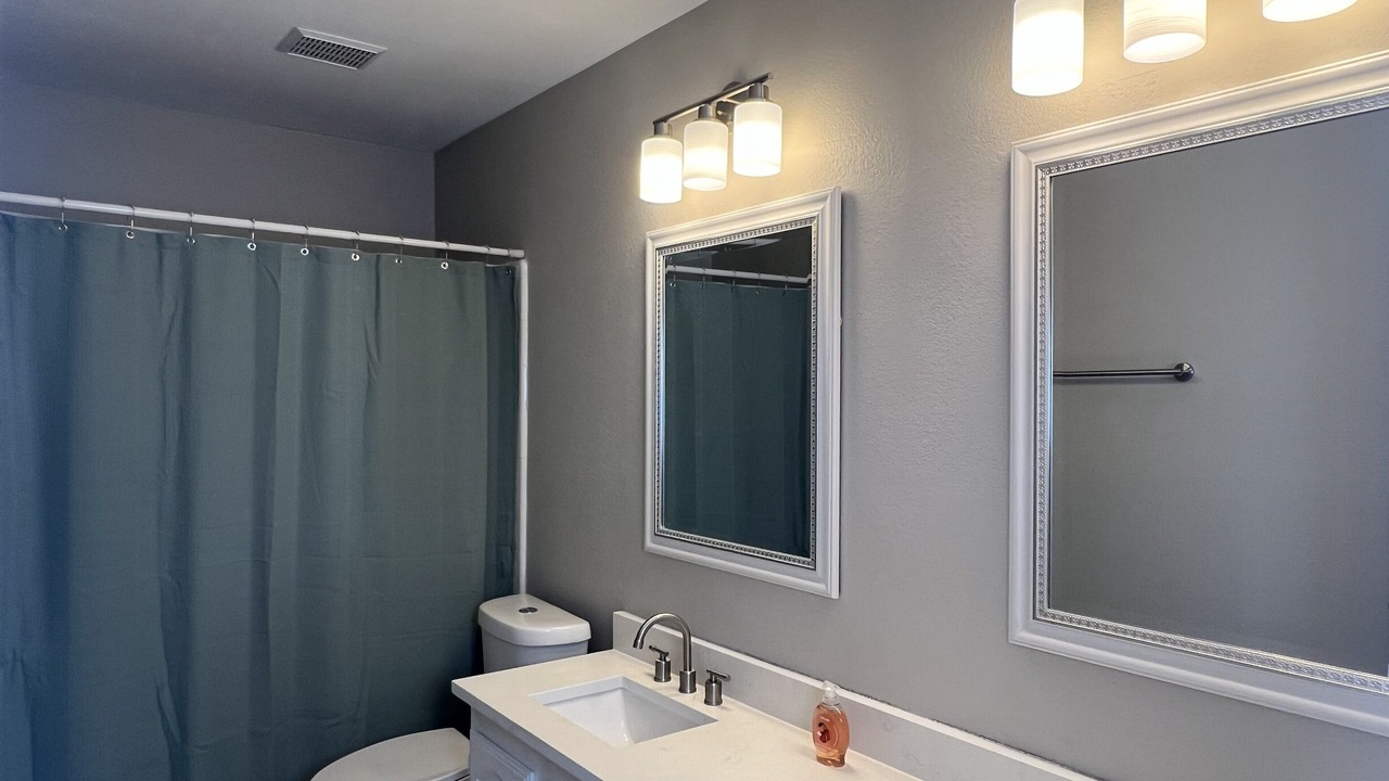 Photo of Bathroom in North Central Carrollton