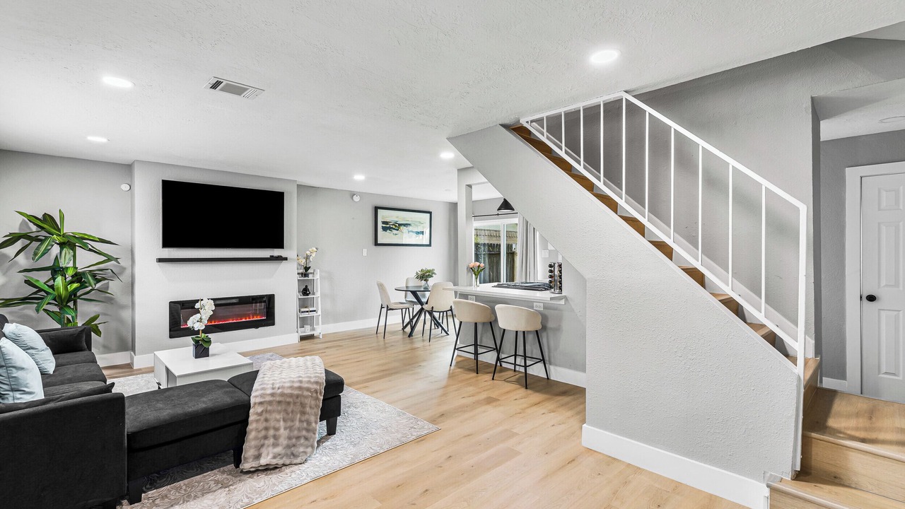Photo of Livingroom in Northeast Houston