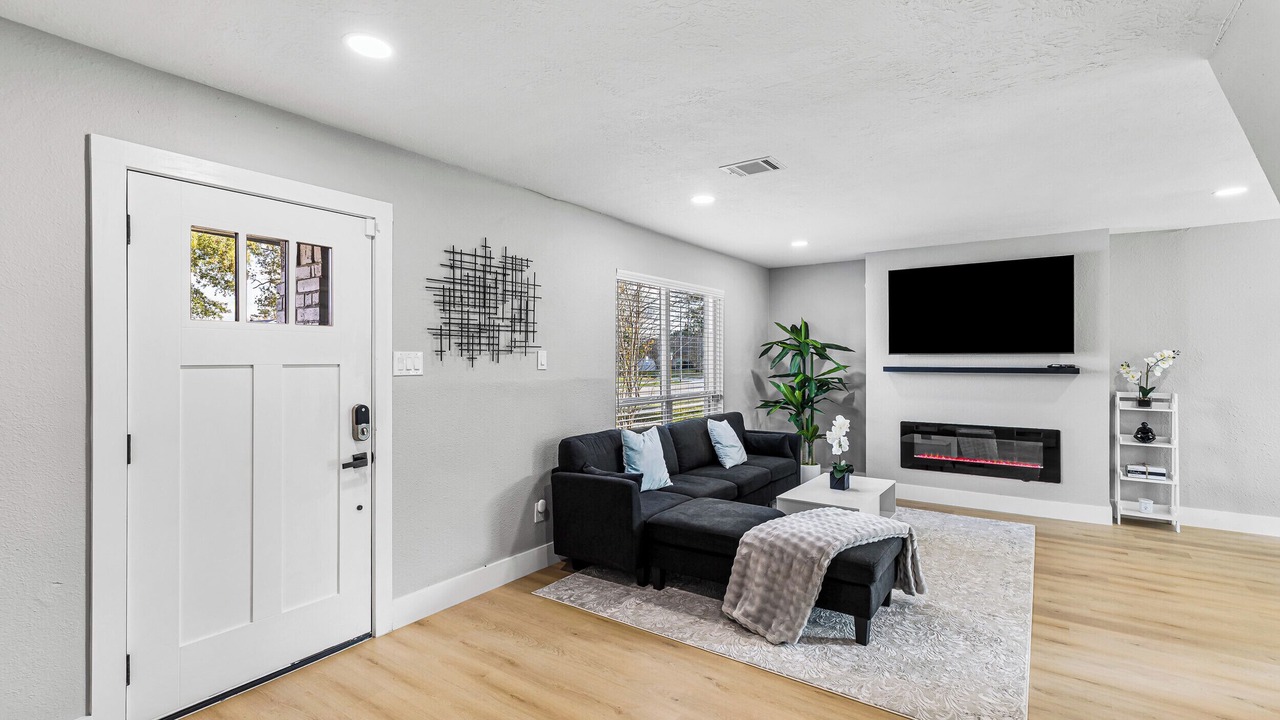 Photo of Livingroom in Northeast Houston