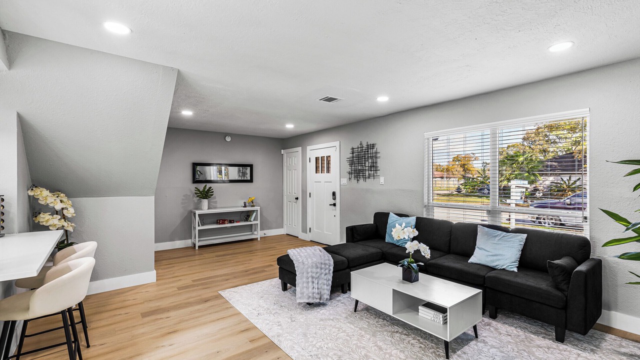Photo of Livingroom in Northeast Houston