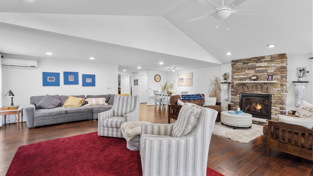 Photo of Livingroom in Livonia
