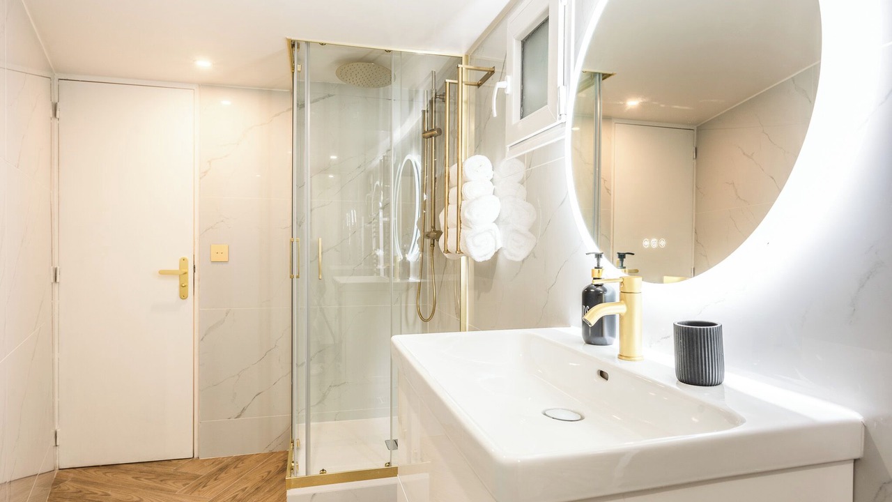 Photo of Bathroom in Pere Lachaise