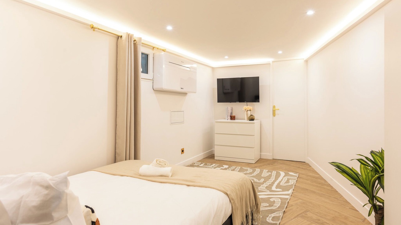 Photo of Bedroom in Pere Lachaise