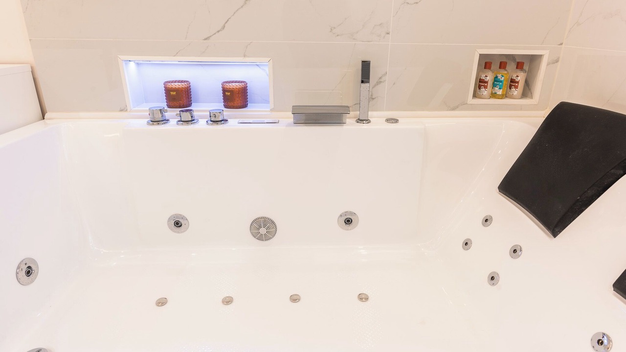Photo of Bathroom in Pere Lachaise