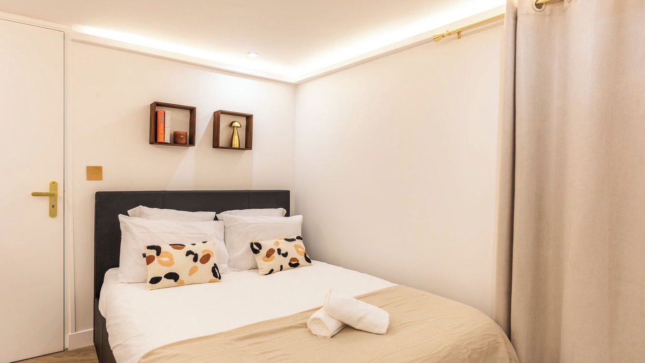 Photo of Bedroom in Pere Lachaise
