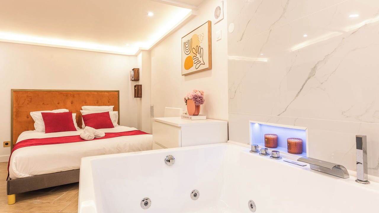 Photo of Bathroom in Pere Lachaise