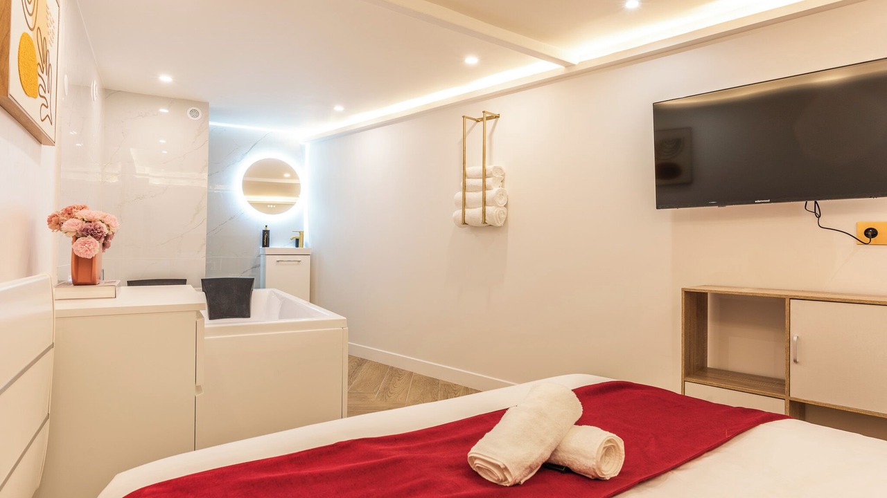 Photo of Bedroom in Pere Lachaise