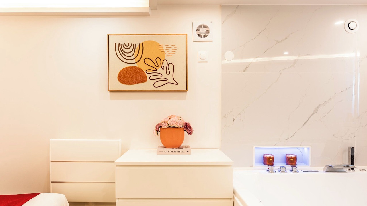 Photo of Bathroom in Pere Lachaise