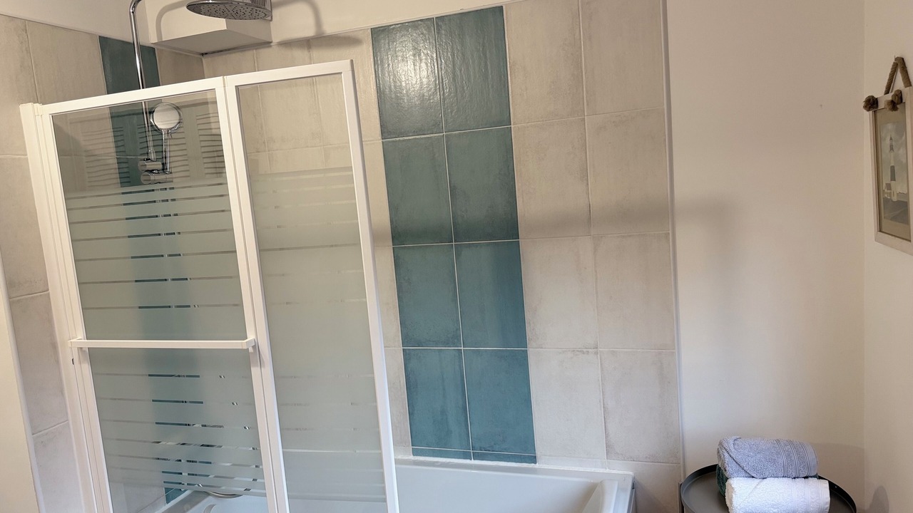 Photo of Bathroom in Petit-Fort-Philippe