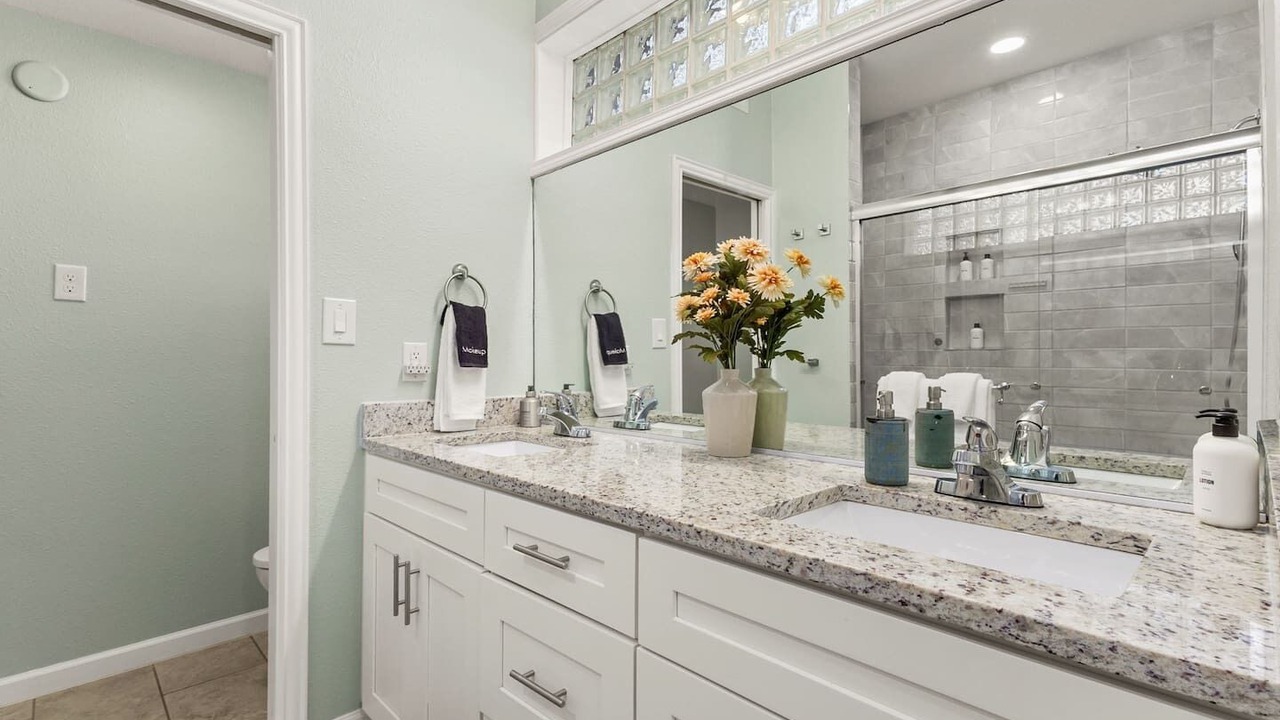 Photo of Bathroom in Medical Center District