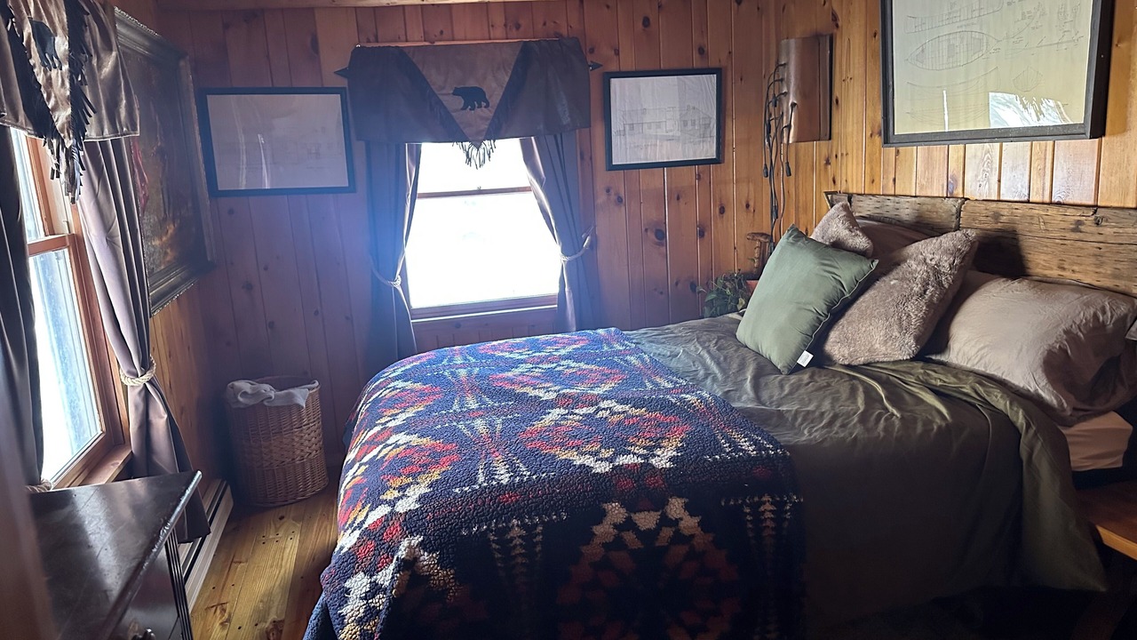 Photo of Bedroom in Indian Lake