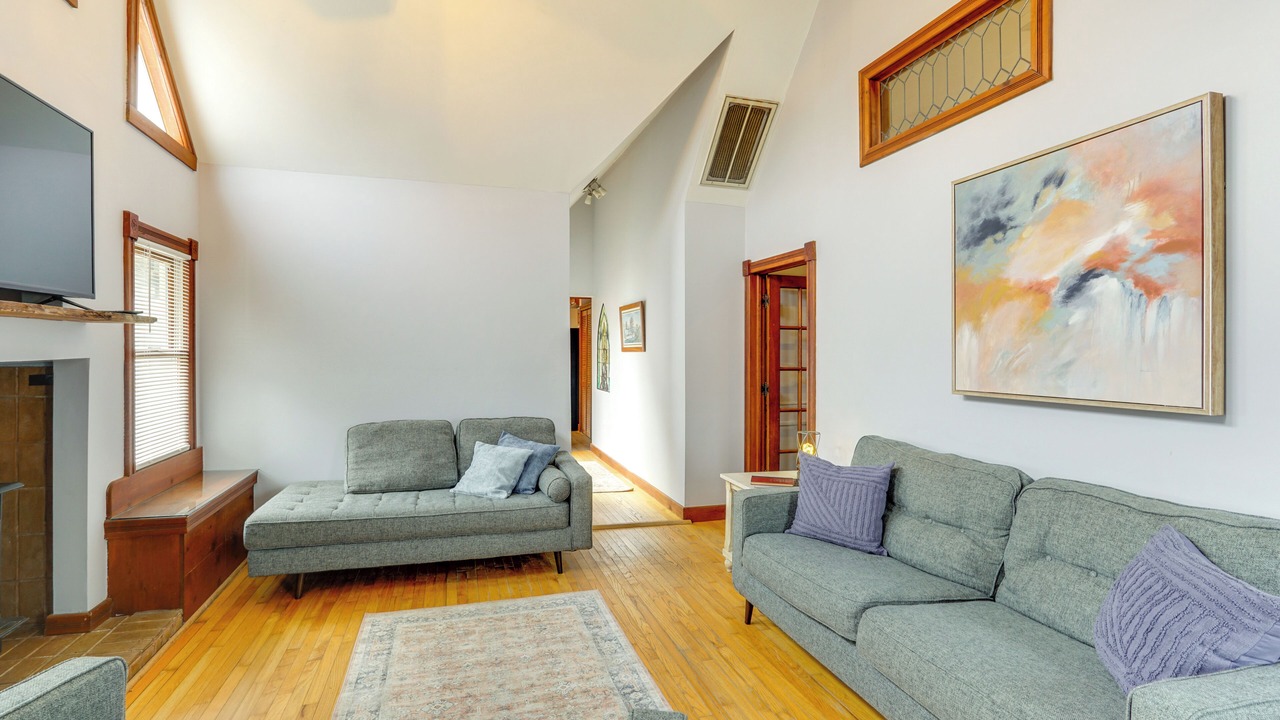 Photo of Livingroom in Fulton
