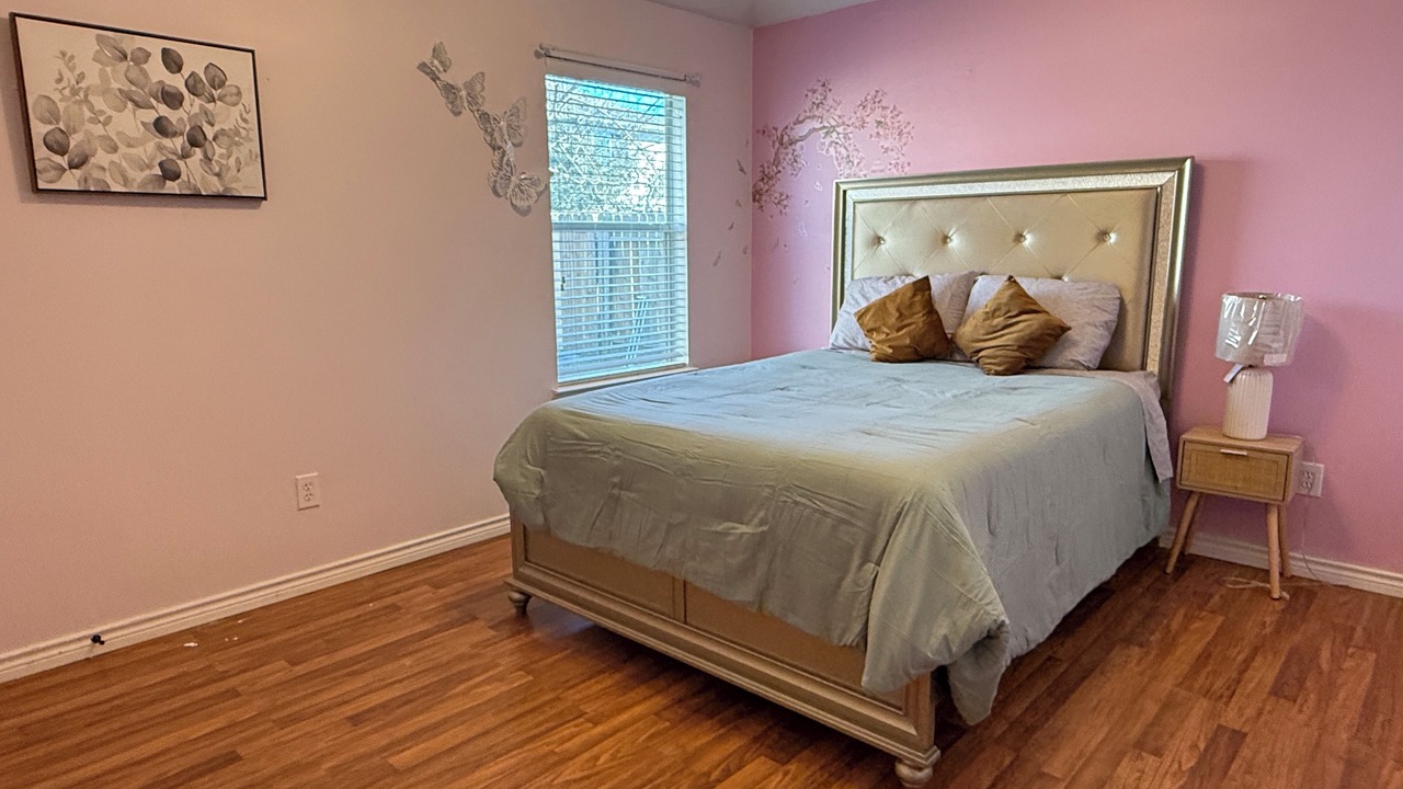 Photo of Bedroom in Pearland