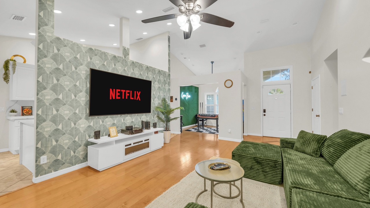 Photo of Livingroom in Candler