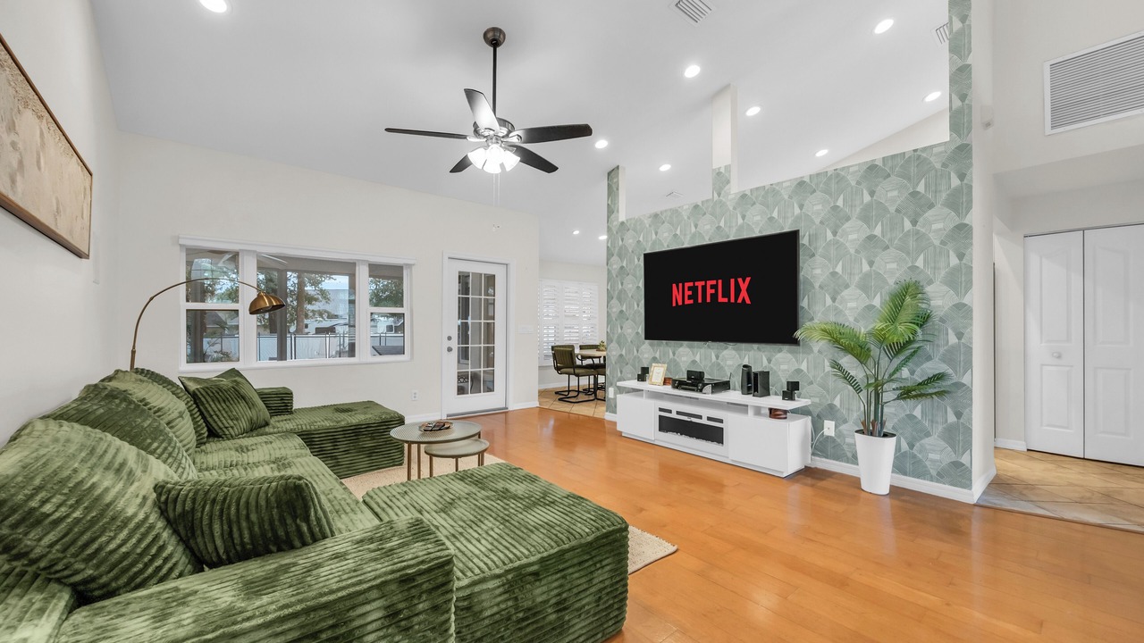 Photo of Livingroom in Candler