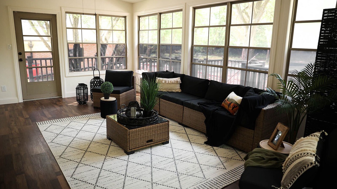 Photo of Livingroom in Airport Drive