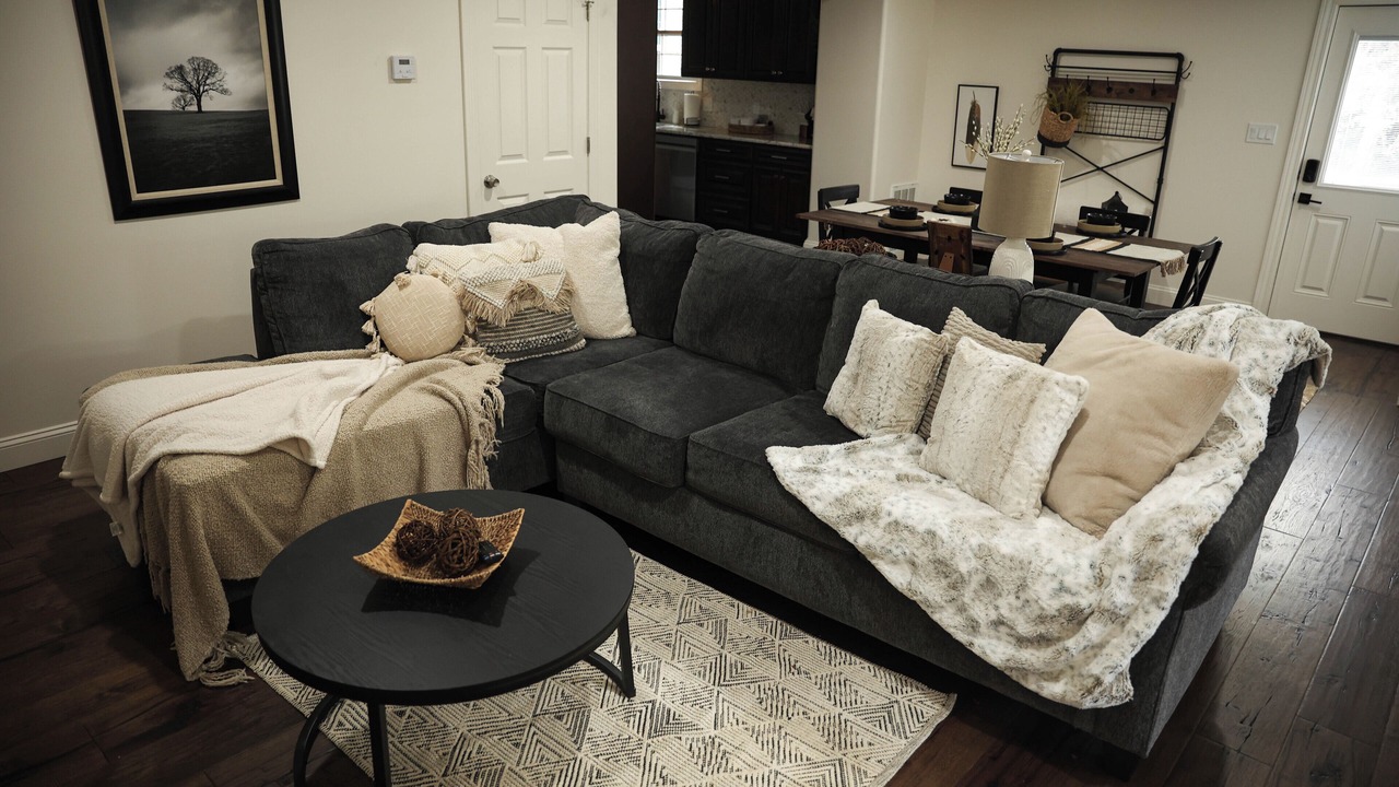 Photo of Livingroom in Airport Drive