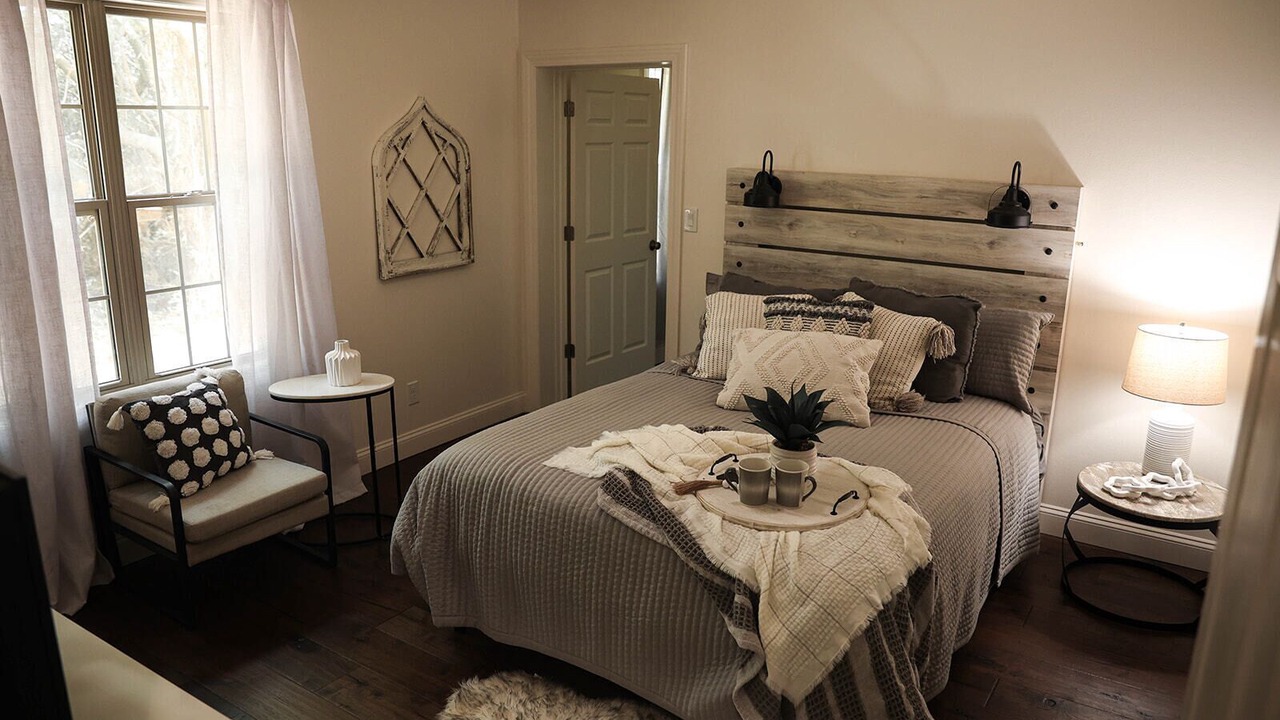 Photo of Bedroom in Airport Drive