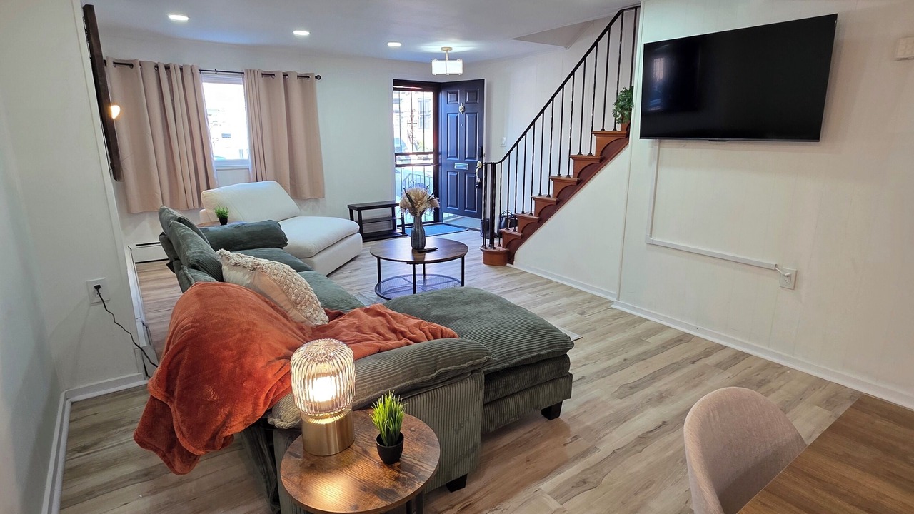 Photo of Livingroom in South Side Flats