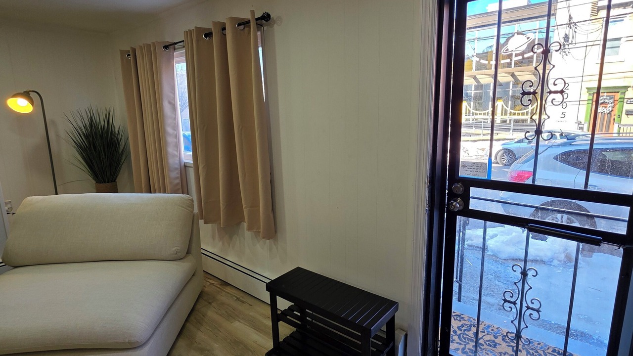 Photo of Livingroom in South Side Flats