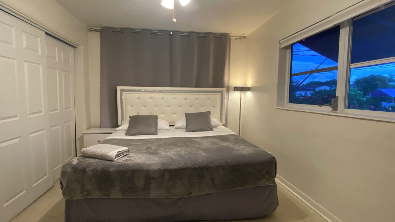 Photo of Bedroom in Royal Poinciana