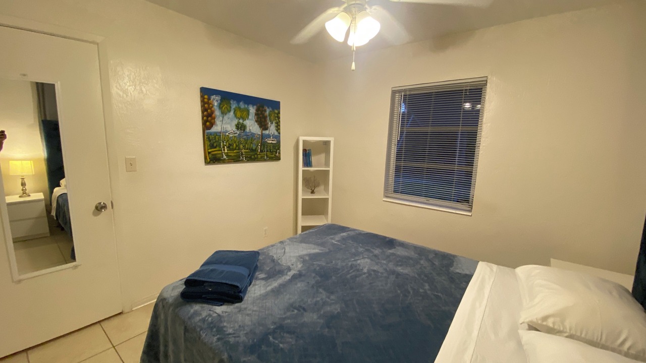 Photo of Bedroom in Royal Poinciana