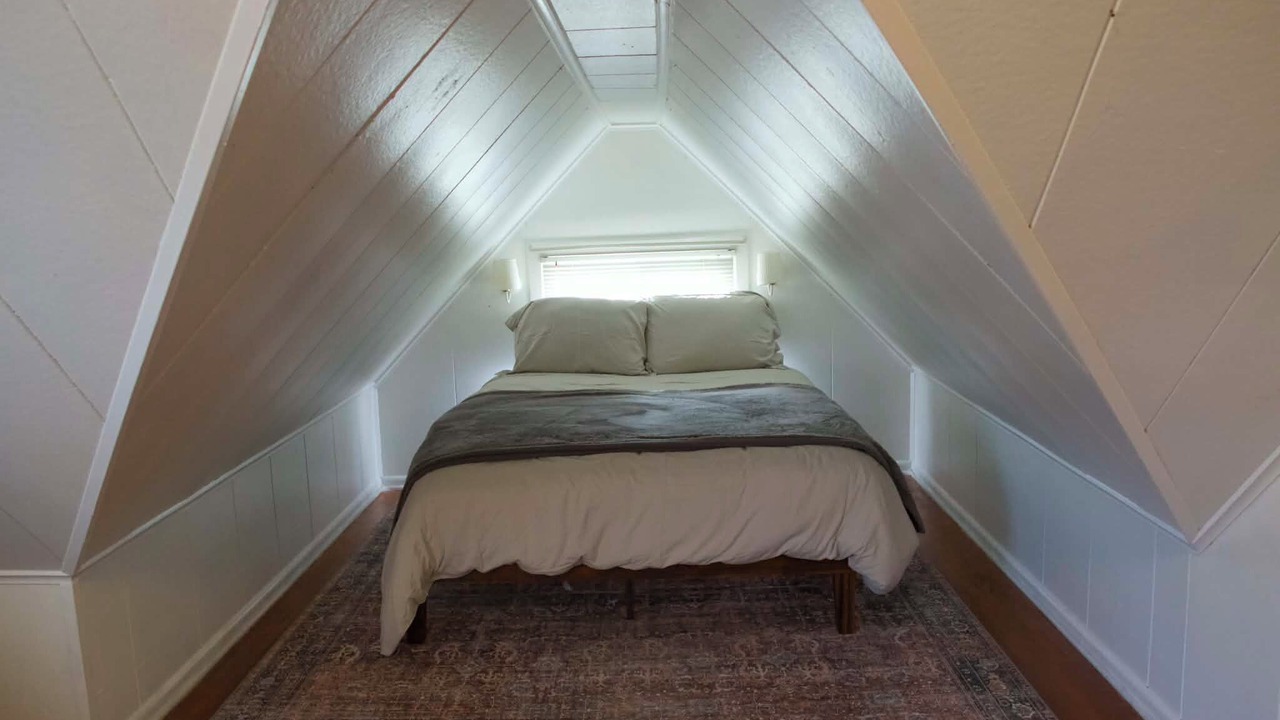 Photo of Bedroom in Omak