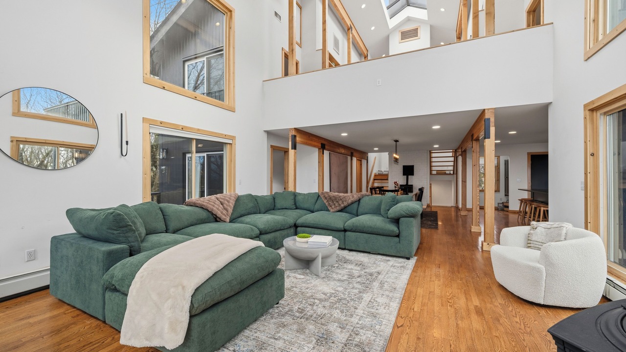 Photo of Livingroom in Vernon