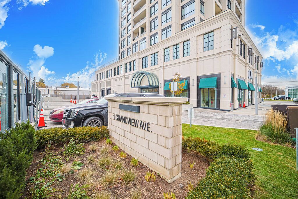 Photo of Outdoor in Thornhill