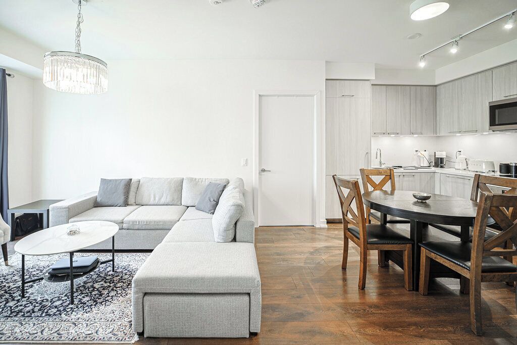 Photo of Livingroom in Thornhill
