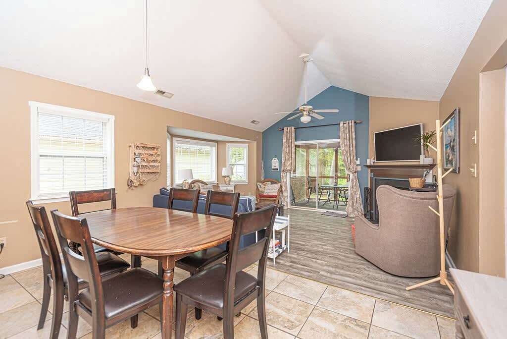 Photo of Livingroom in Ocean Pines