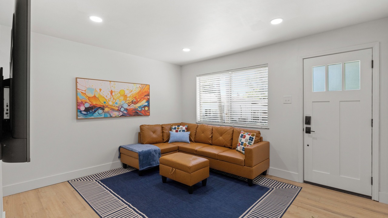 Photo of Livingroom in Airport Township