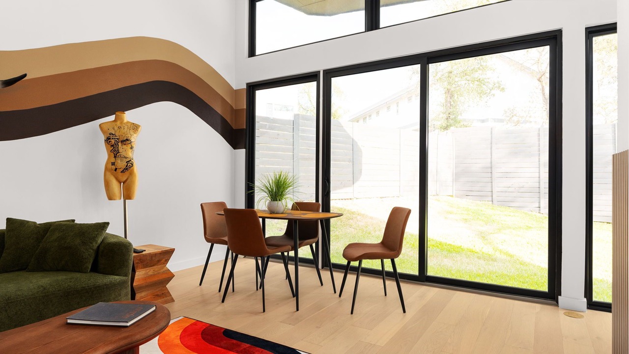 Photo of Livingroom in MLK