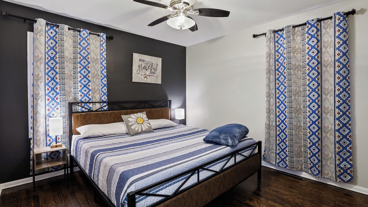 Photo of Bedroom in Elmhurst