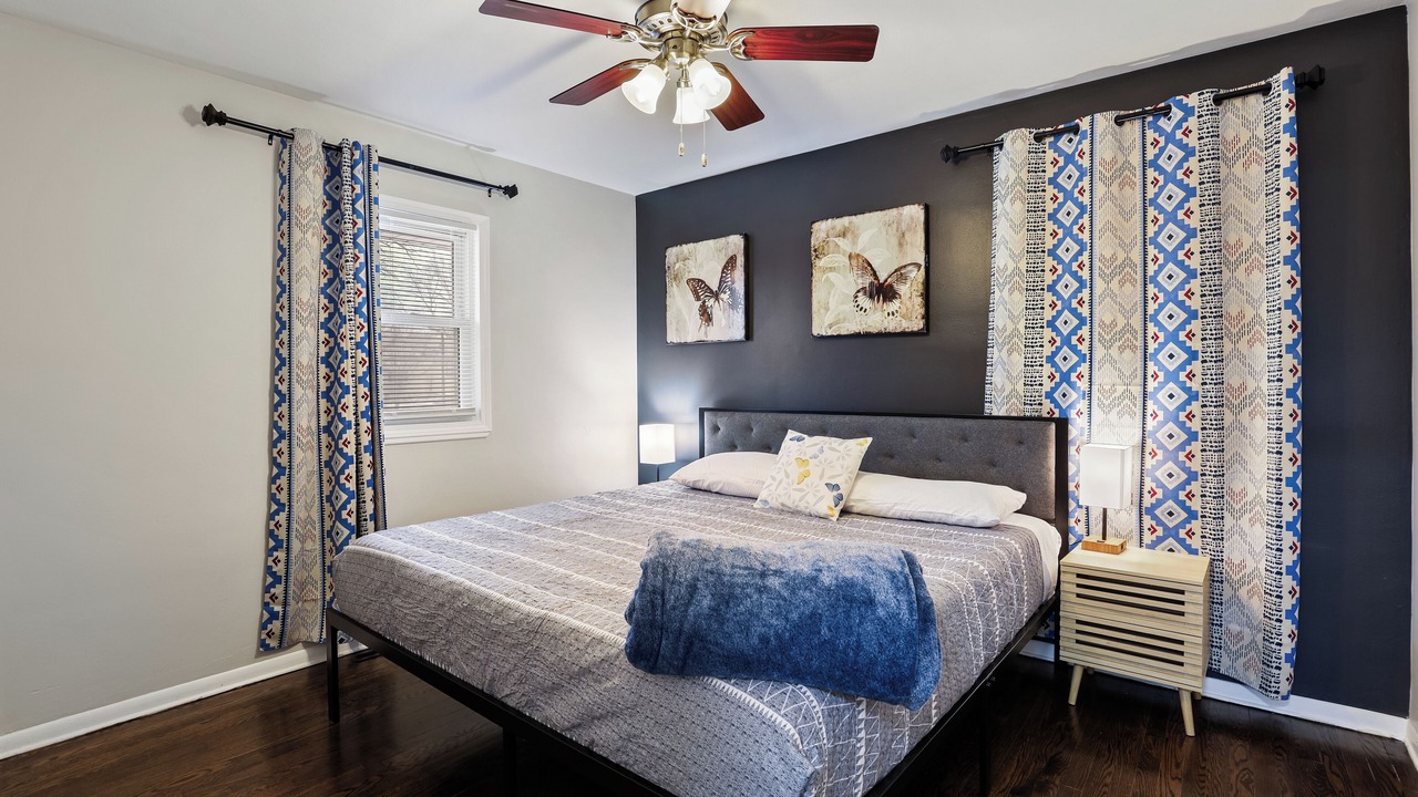 Photo of Bedroom in Elmhurst
